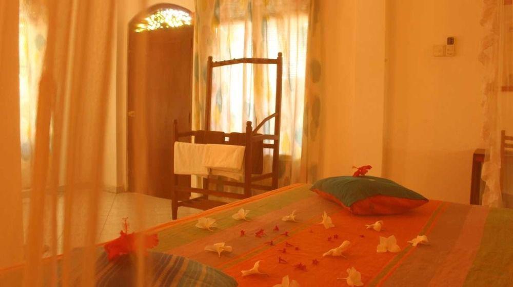 Primrose Guest House Unawatuna Exterior photo